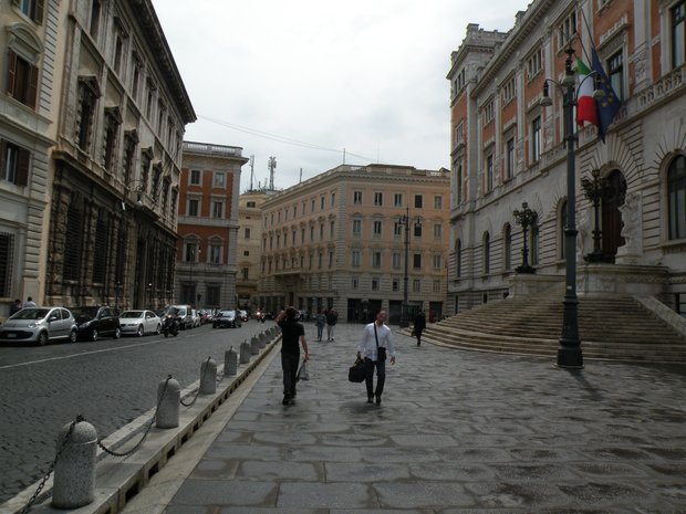  Piazza del Parlemento